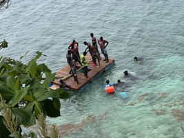 Assembling a rock reef