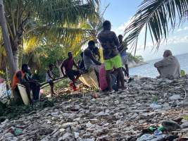 Meeting with the fishermen of Raket to discuss the reef project